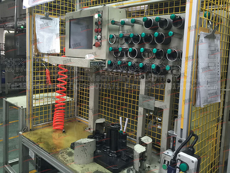 汽車發動機裝配線