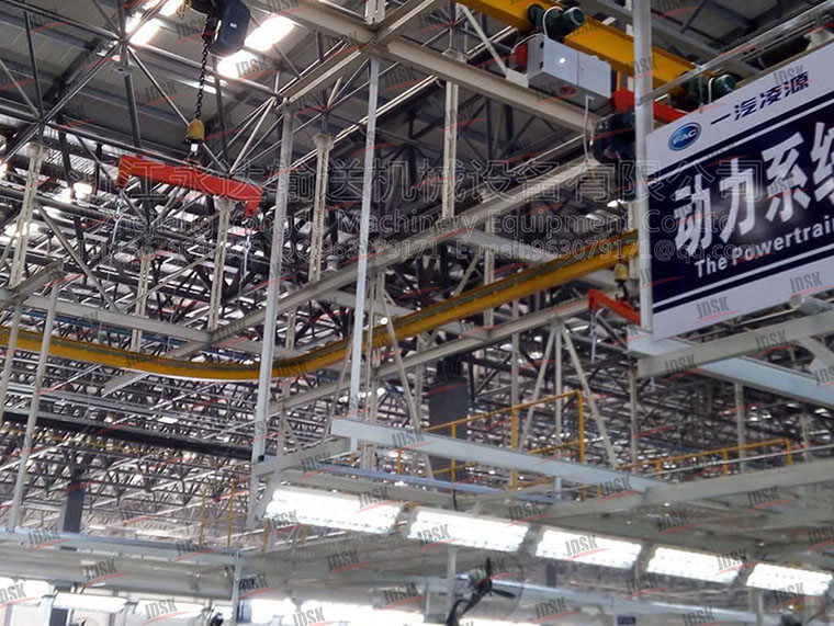 卡車發(fā)動機(jī)裝配線